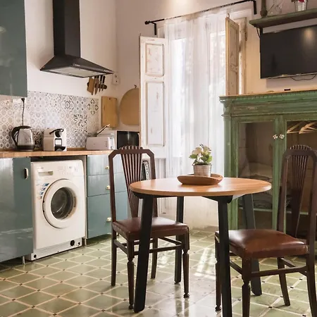 Barcelona With Private Kitchen, Toilet & Shower 20min From The Center 5min To The *