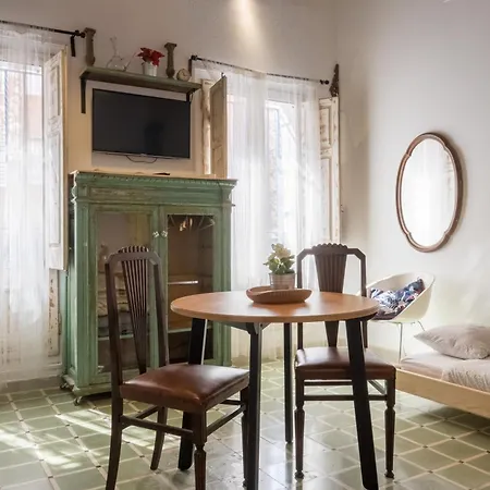 Barcelona With Private Kitchen, Toilet & Shower 20min From The Center 5min To The Sant Adria de Besos