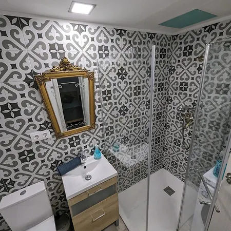 Daire Barcelona With Private Kitchen, Toilet & Shower 20min From The Center 5min To The *