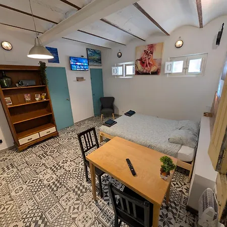 Barcelona With Private Kitchen, Toilet & Shower 20min From The Center 5min To The