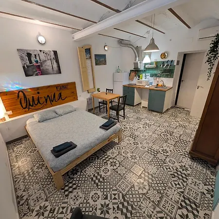 Daire Barcelona With Private Kitchen, Toilet & Shower 20min From The Center 5min To The *