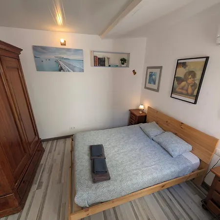 Daire Barcelona With Private Kitchen, Toilet & Shower 20min From The Center 5min To The Sant Adria de Besos