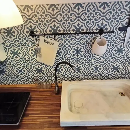 Barcelona With Private Kitchen, Toilet & Shower 20min From The Center 5min To The