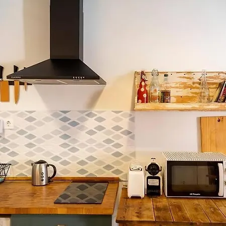 Barcelona With Private Kitchen, Toilet & Shower 20min From The Center 5min To The *