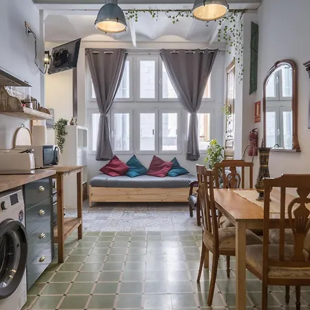 Daire Barcelona With Private Kitchen, Toilet & Shower 20min From The Center 5min To The
