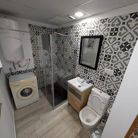 Lägenhet Barcelona With Private Kitchen, Toilet & Shower 20min From The Center 5min To The Sant Adrià de Besòs
