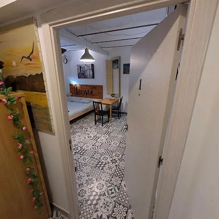 Barcelona With Private Kitchen, Toilet & Shower 20min From The Center 5min To The *