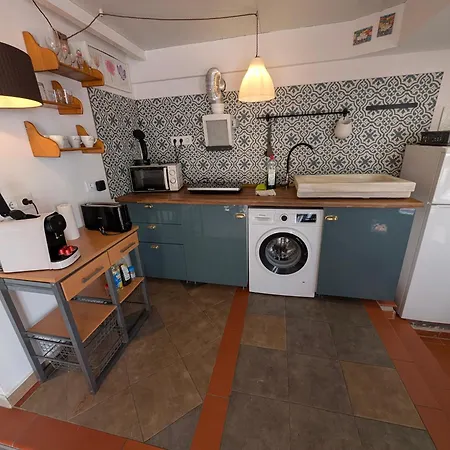 Barcelona With Private Kitchen, Toilet & Shower 20min From The Center 5min To The *