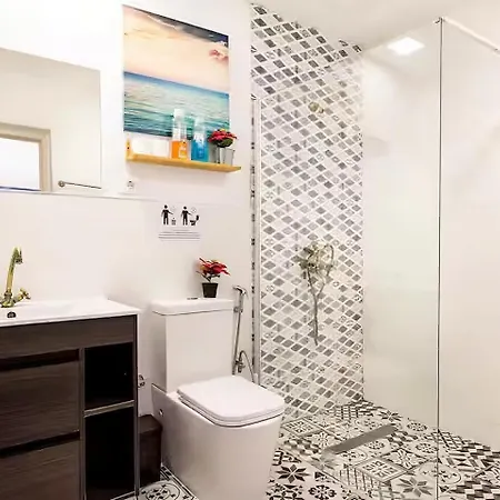 Barcelona With Private Kitchen, Toilet & Shower 20min From The Center 5min To The Lägenhet Sant Adrià de Besòs